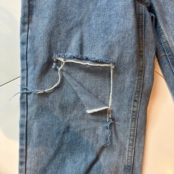Knee Rip Baggy Jeans - Picture 3 of 4